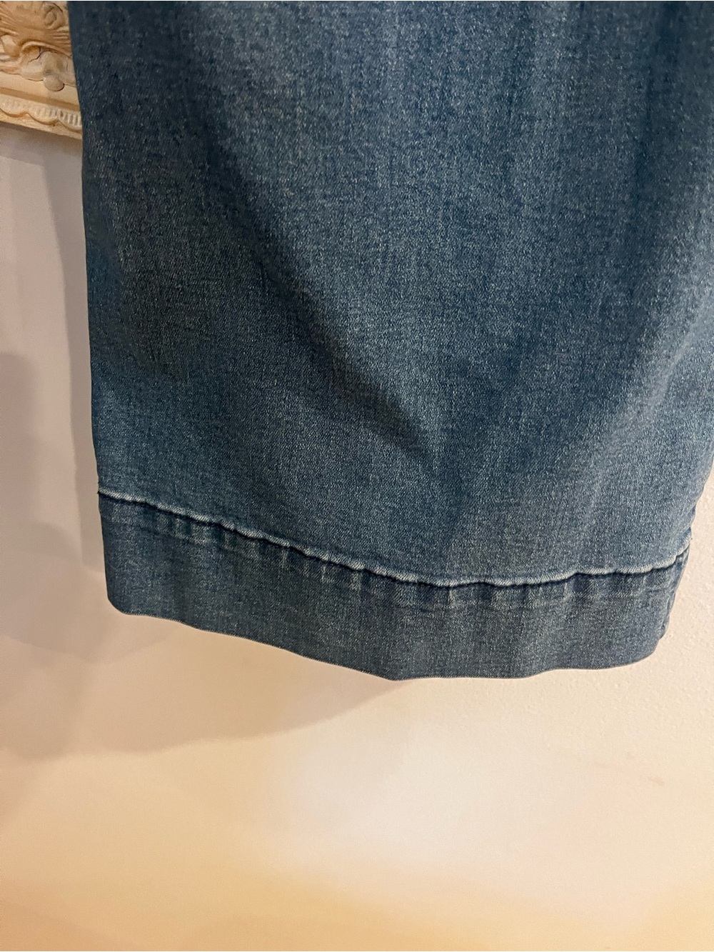 Women's Dark Blue Crop Jeans - Picture 4 of 6